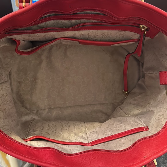 Women's Red 'jet Set Travel' Saffiano Leather Top Zip Tote 👜 ❤️ - Picture 10 of 15